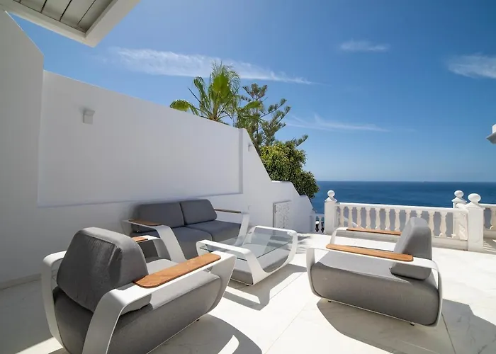 Casa Leon, Exceptional 6 Bed Villa Puerto del Carmen (Lanzarote)