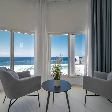 Willa Casa Leon, Exceptional 6 Bed Puerto del Carmen (Lanzarote)