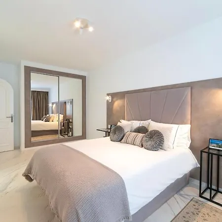 Casa Leon, Exceptional 6 Bed * Puerto del Carmen (Lanzarote)