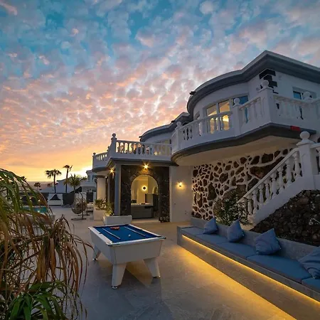 Casa Leon, Exceptional 6 Bed Willa Puerto del Carmen (Lanzarote)