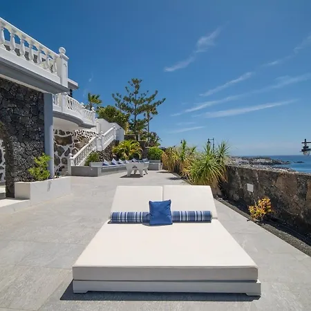 Casa Leon, Exceptional 6 Bed * Puerto del Carmen (Lanzarote)