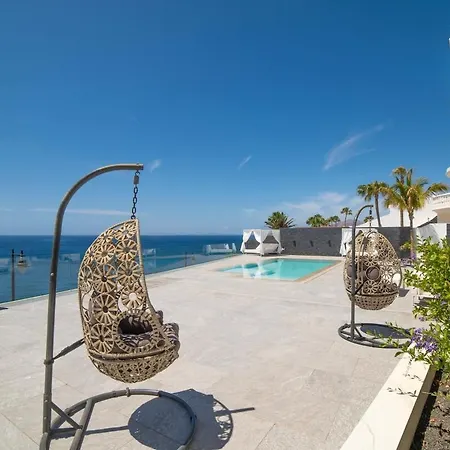 Casa Leon, Exceptional 6 Bed * Puerto del Carmen (Lanzarote)