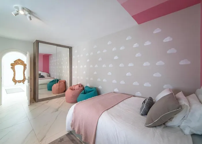 Villa Casa Leon, Exceptional 6 Bed Puerto del Carmen (Lanzarote)