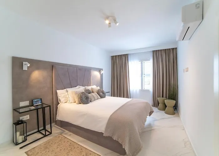 Casa Leon, Exceptional 6 Bed Puerto del Carmen (Lanzarote)