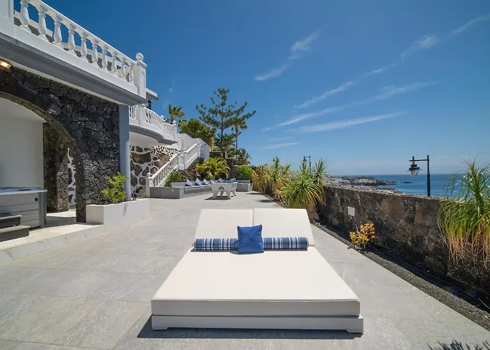 Casa Leon, Exceptional 6 Bed * Puerto del Carmen (Lanzarote)