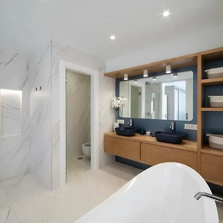 Casa Leon, Exceptional 6 Bed فيلة بويرتو ذيل كارمين